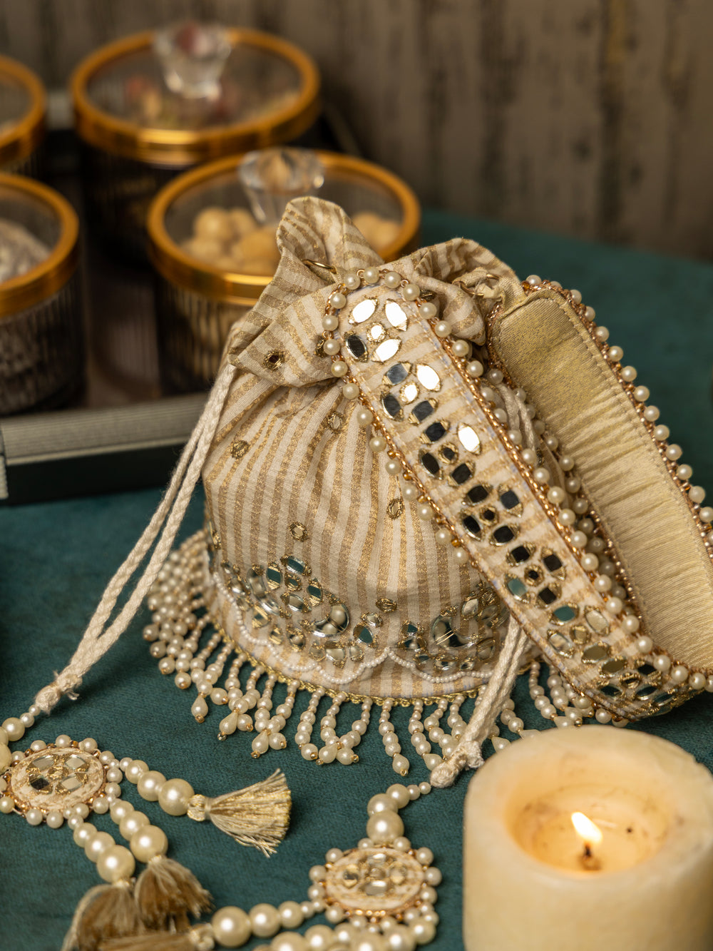 Aaina potli Bag - Off white - Suave Bags