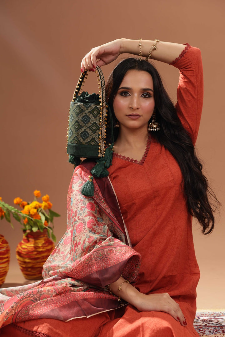 RAJSI BUCKET BAG - EMERALD GREEN
