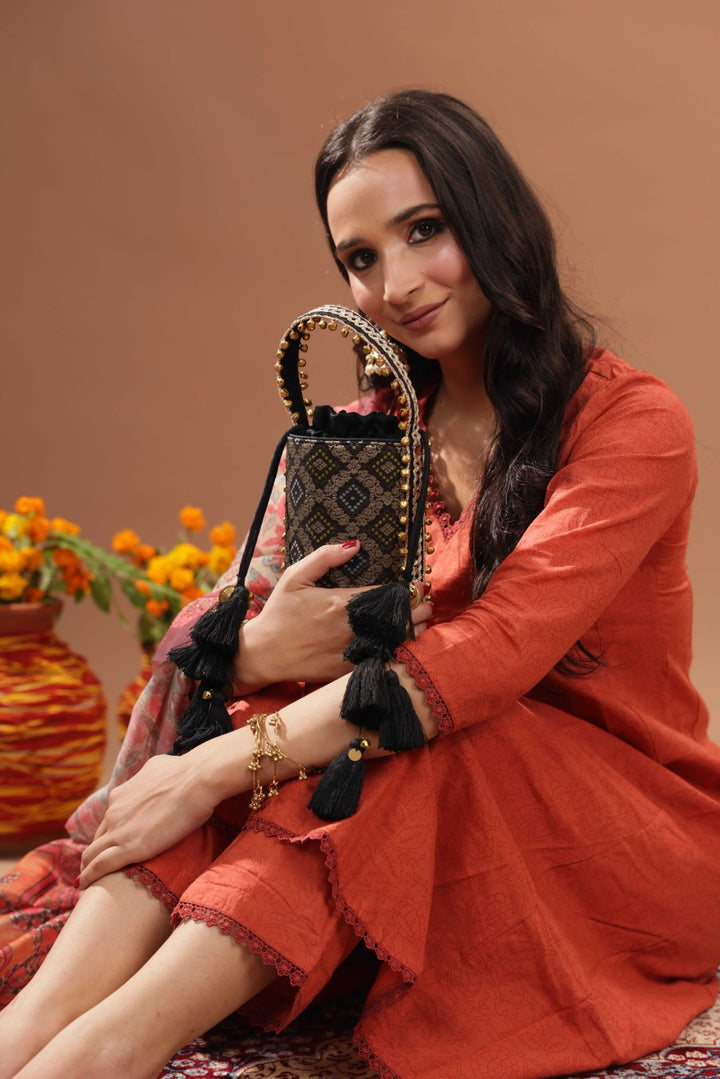 RAJSI BUCKET BAG