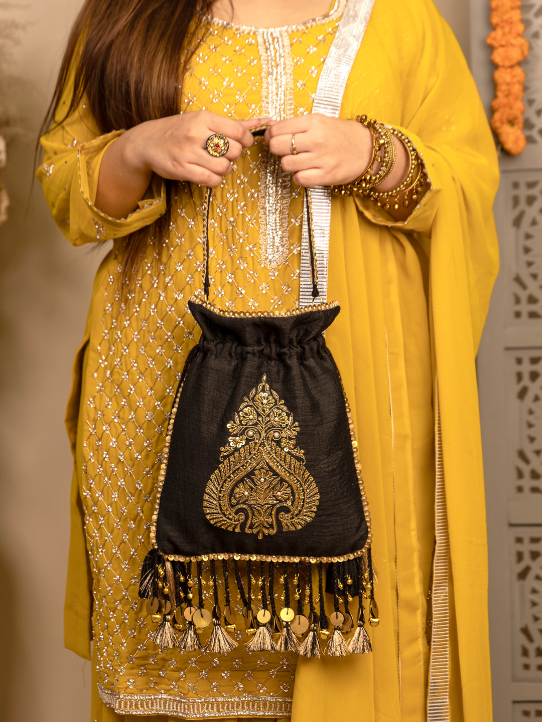 Zara Potli Bag - Black - Suave Bags