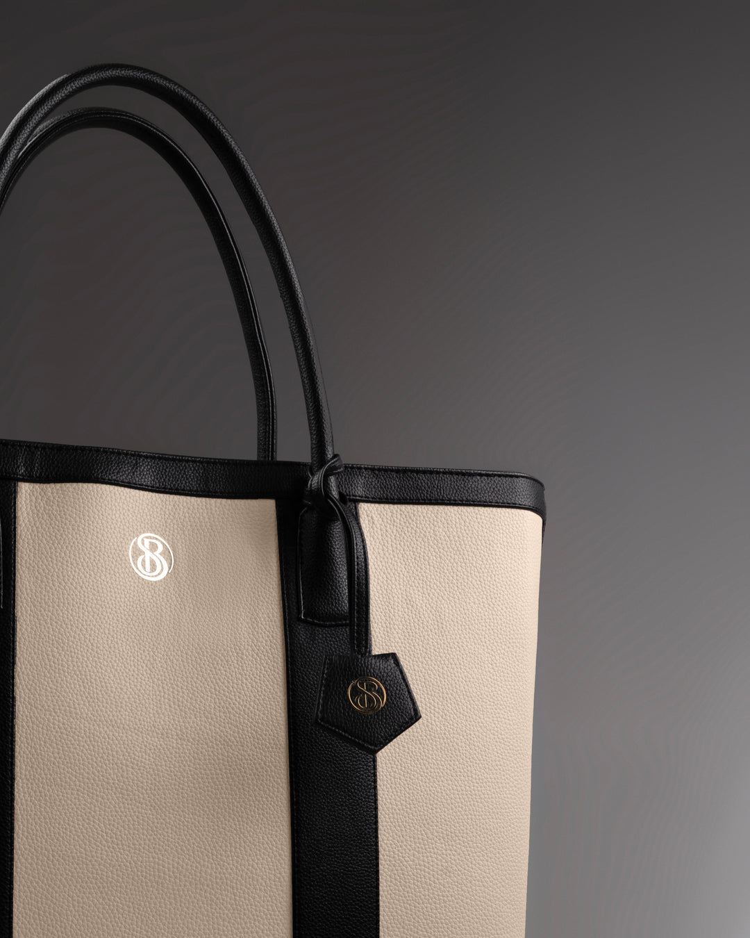 The Cambridge Classic Tote-Off white/ black combo