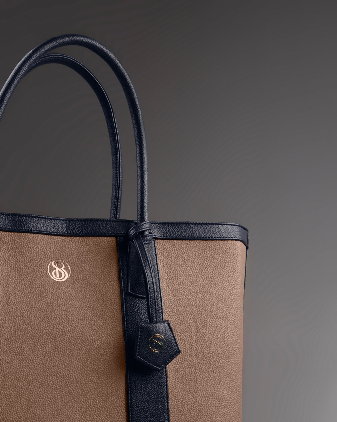 The Cambridge Classic Tote-Beige / navy combo