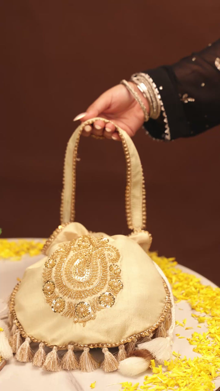 Gulzaar potli bag - Off white